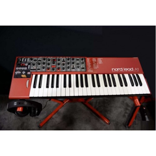 Clavia Nord Lead A1