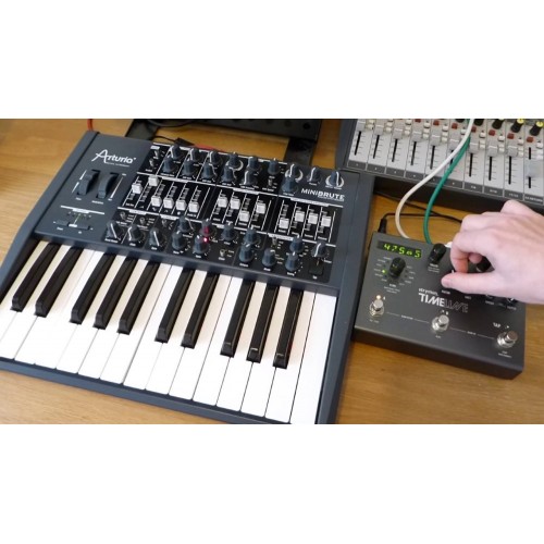 Arturia Minibrute