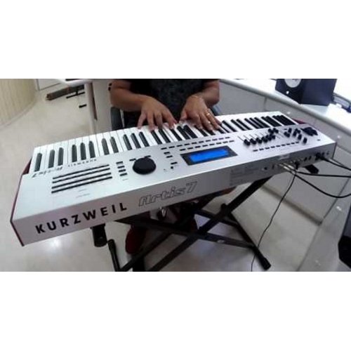 Kurzweil Artis 7