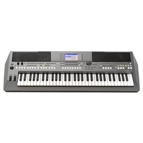 Yamaha PSR S670