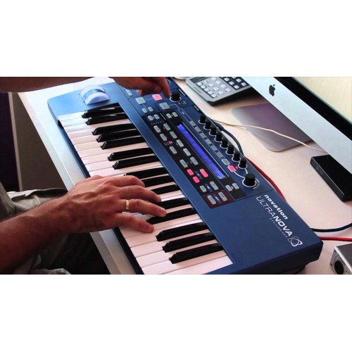 Синтезатор Novation Ultranova