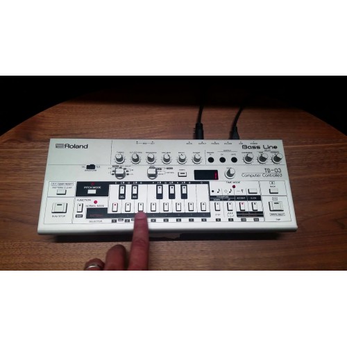 Roland TB-03