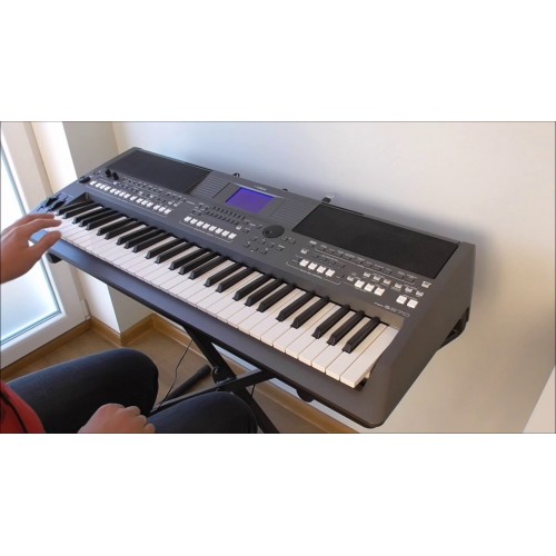 Yamaha PSR S670